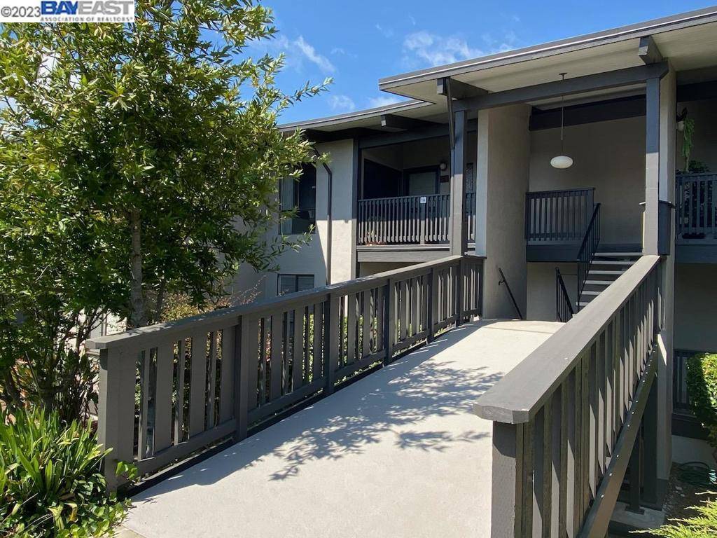 19100 Crest Ave #16, Castro Valley, CA 94546