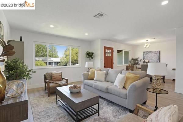 Walnut Creek, CA 94597,2047 Montclair Cir