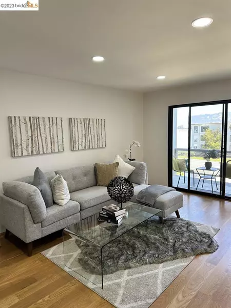 8 Admiral Drive #A327, Emeryville, CA 94608