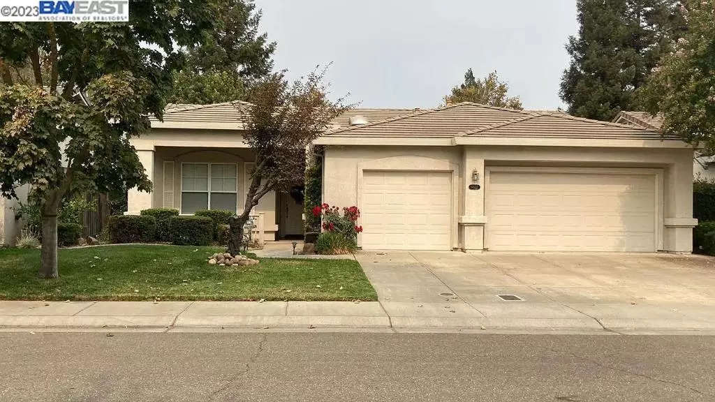 9927 River View Cir, Stockton, CA 95209