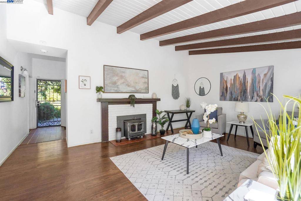 Oakland, CA 94605,9303 Golf Links Rd