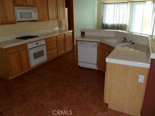 Hesperia, CA 92344,13255 Newport ST