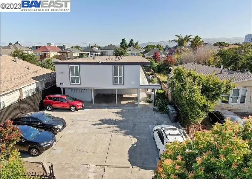 828 31St St, Oakland, CA 94608