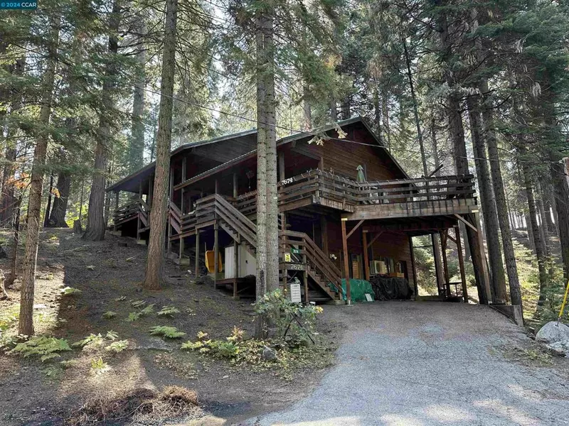 7674 Forest Drive, Fish Camp, CA 93623