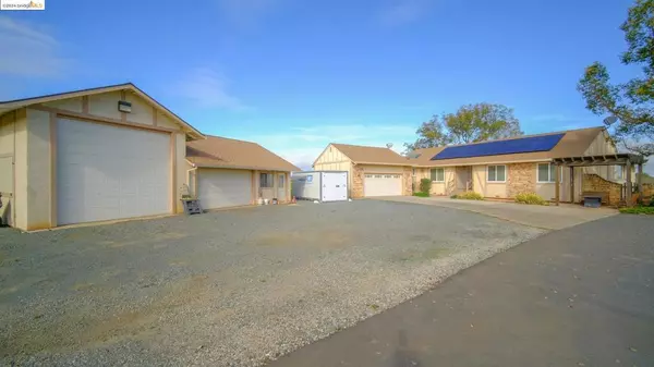 2515 Taylor Ln, Byron, CA 94514