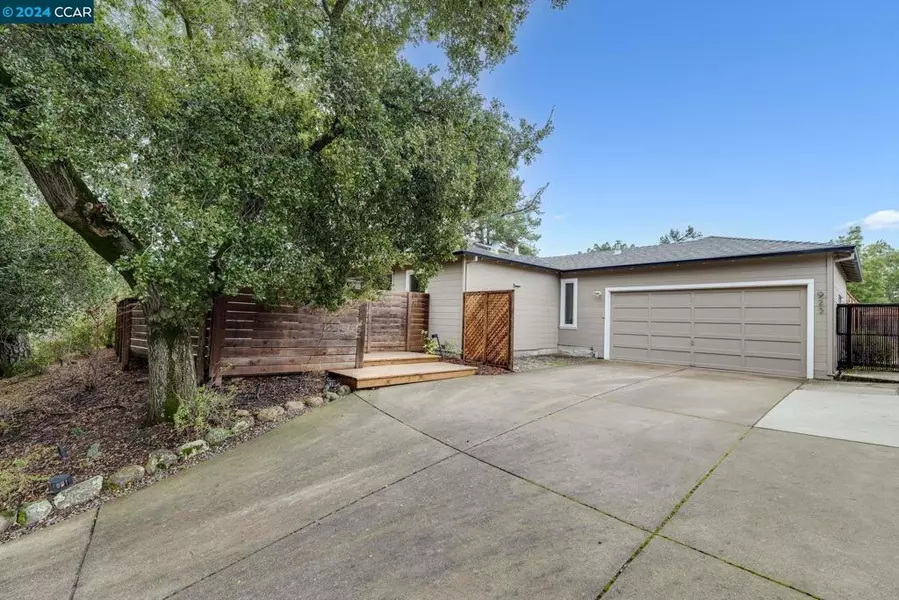 923 Janet Lane, Lafayette, CA 94549