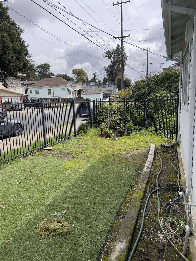Oakland, CA 94602,3235 Brookdale Ave