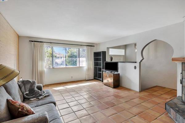 Castro Valley, CA 94546,5308 Camino Alta Mira