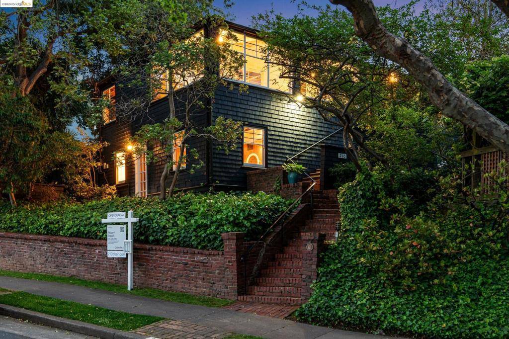 210 Blair Ave, Piedmont, CA 94611