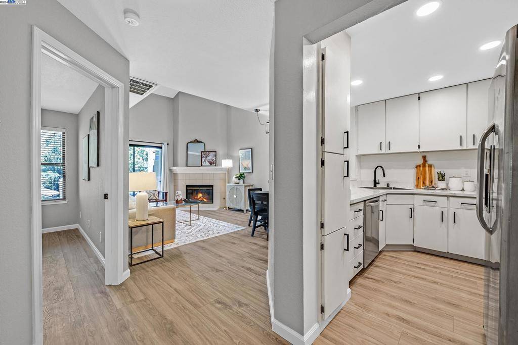 Walnut Creek, CA 94595,423 N Villa Way