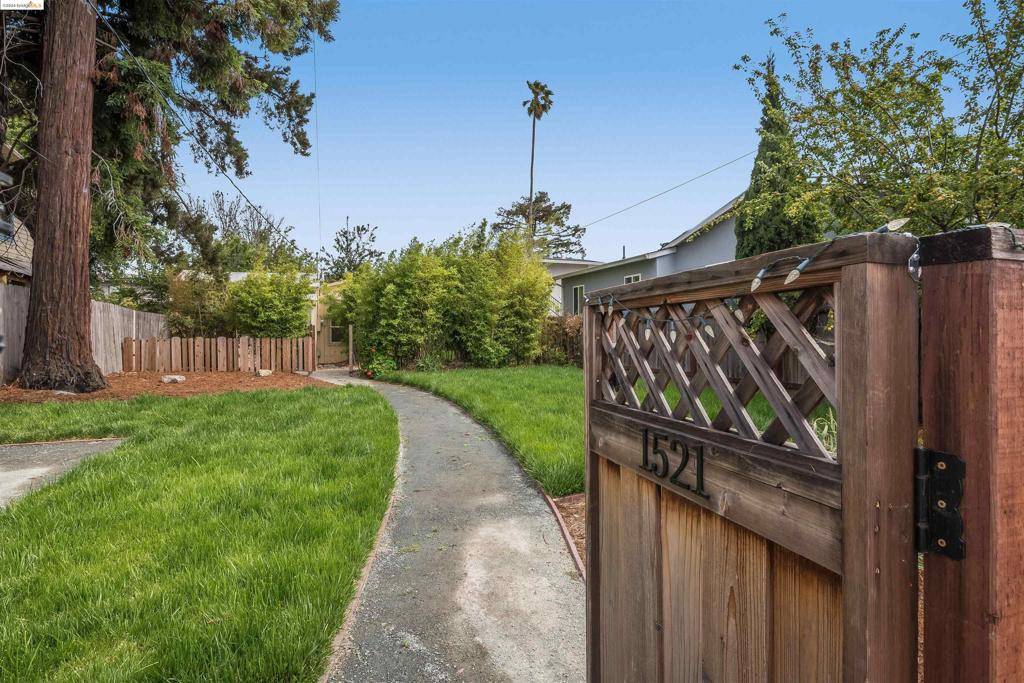 Berkeley, CA 94703-2007,1521 Stuart Street