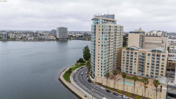 Oakland, CA 94612,1 Lakeside #1808