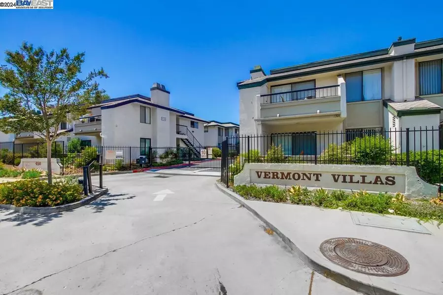 450 W Vermont Ave #402, Escondido, CA 92025