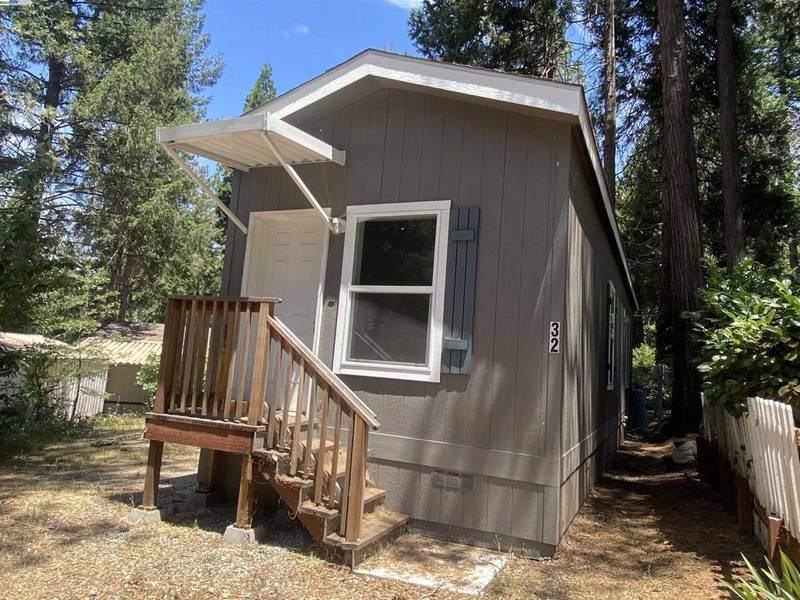 6165 Pony Express Trail #32, Pollock Pines, CA 95726