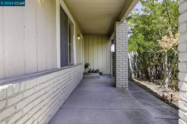 Santa Rosa, CA 95405,2030 Twin Ct