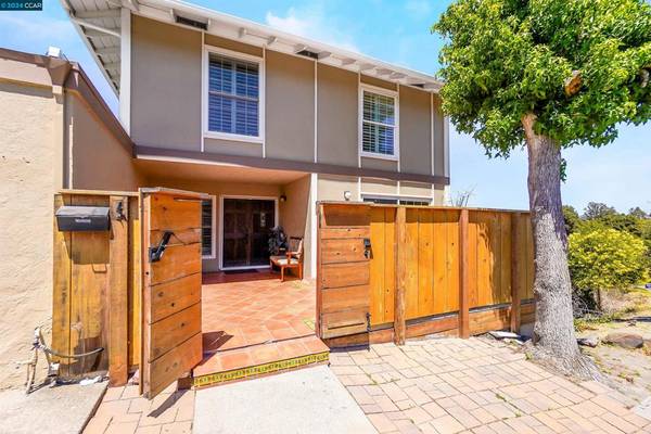 1035 View Dr, Richmond, CA 94803