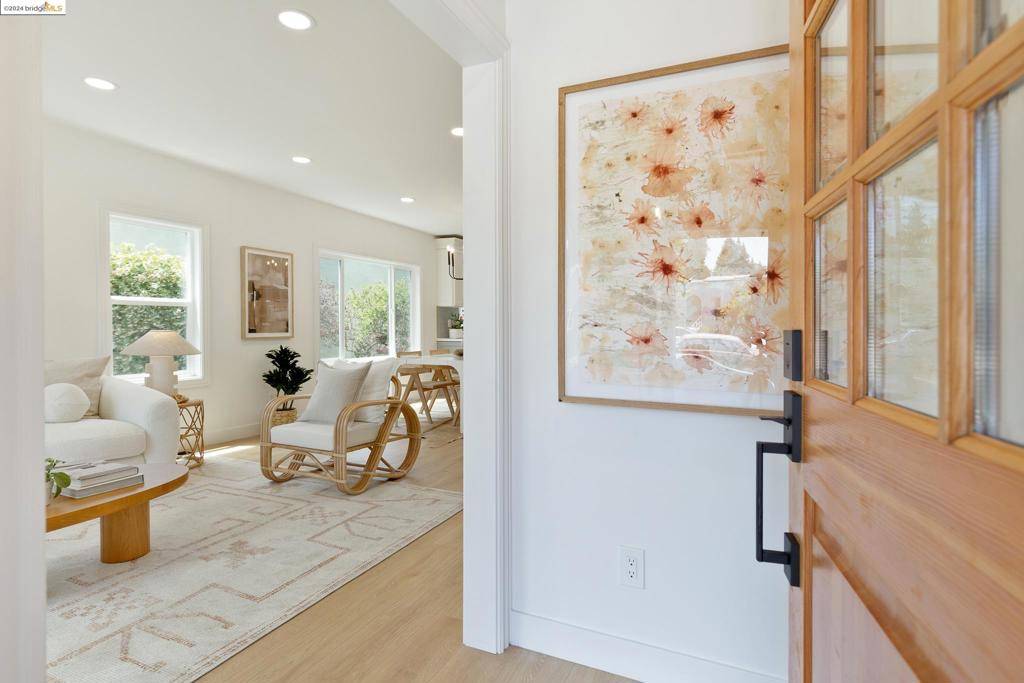 Berkeley, CA 94702,2172 N Valley St