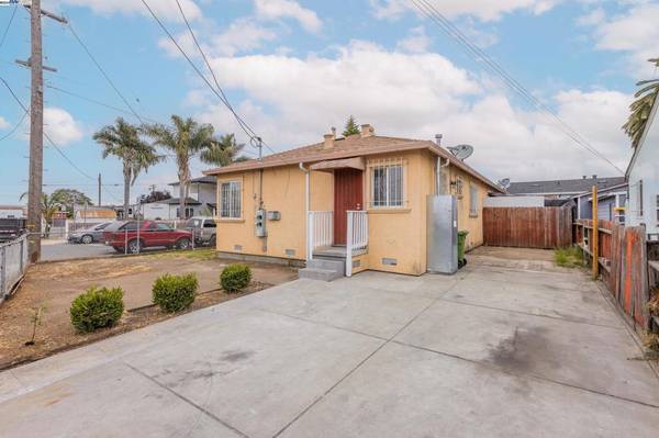 Oakland, CA 94603,10442 Pippin St