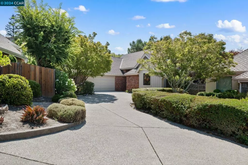 Moraga, CA 94556,3 Sierra Ct