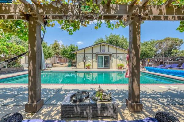 80 Yula Way,  Oakley,  CA 94561