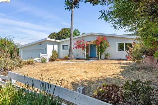 902 Saint Andrews Dr, El Sobrante, CA 94803