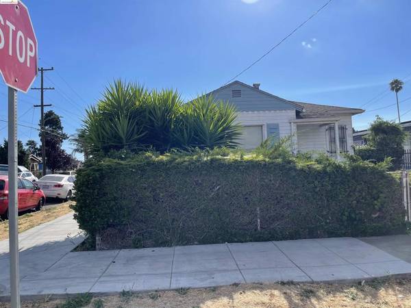 Oakland, CA 94621,8933 D St