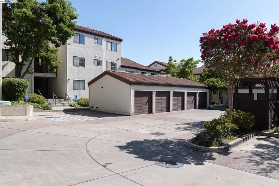 21239 Gary Drive #303, Hayward, CA 94546-6130