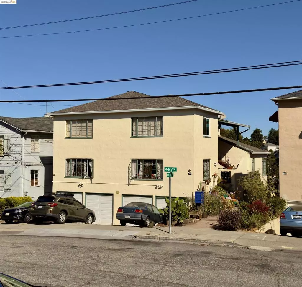 Oakland, CA 94606,2247 ivy dr