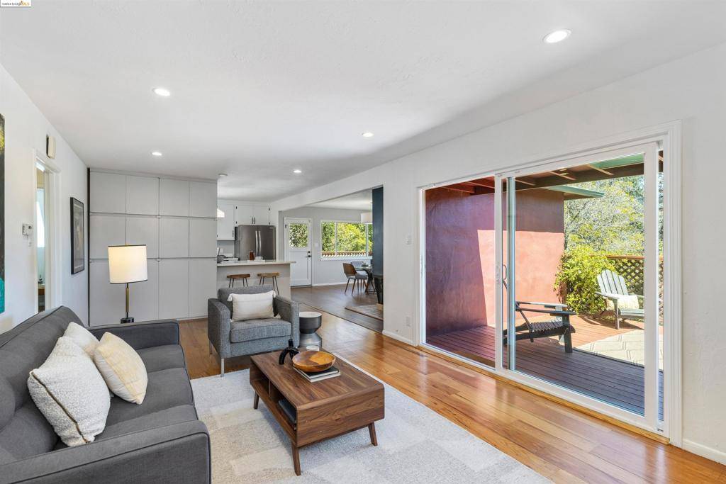 Oakland, CA 94619,6 Wyman Place