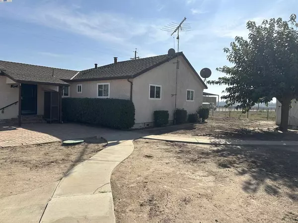 28141 Two Rivers Road, Manteca, CA 95337