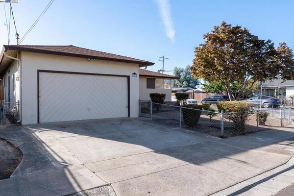 Hayward, CA 94544,28003 Dickens Ave