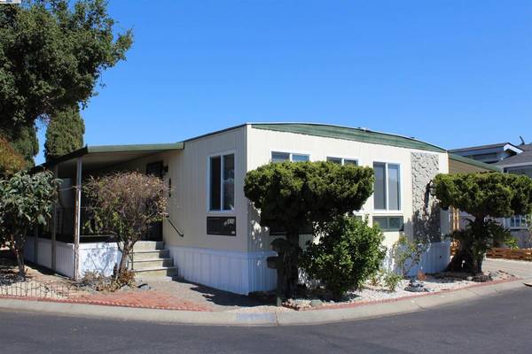 1555 Los Ojos,  Hayward,  CA 94544