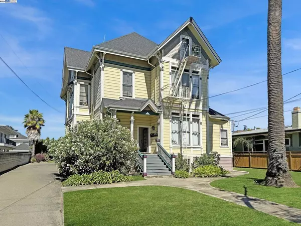 2061 Central Ave,  Alameda,  CA 94501