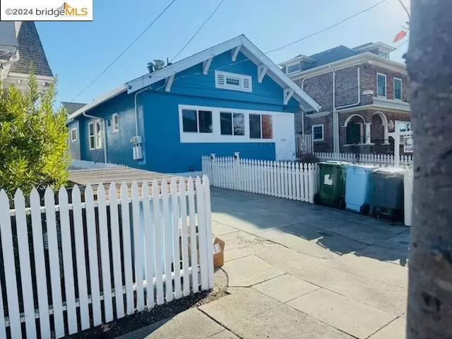 2917 Otis St, Berkeley, CA 94703