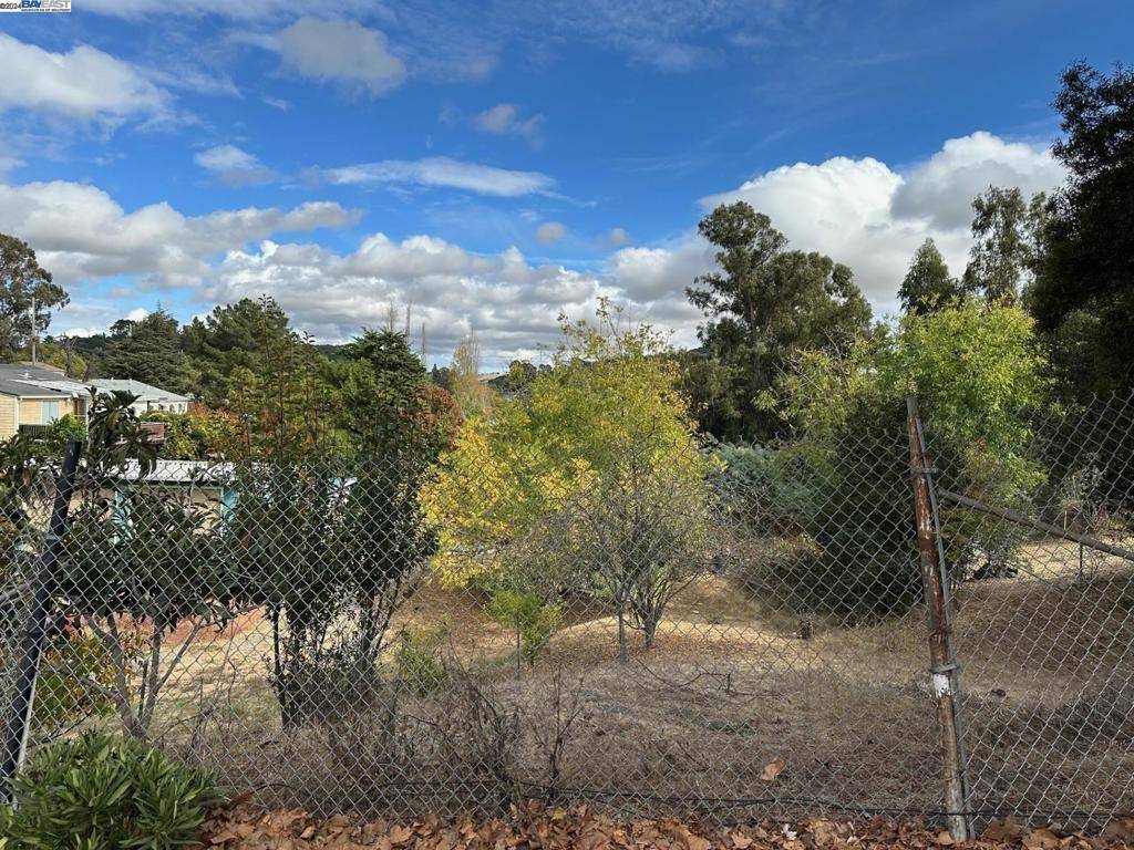 El Sobrante, CA 94803-1623,677 Renfrew Road
