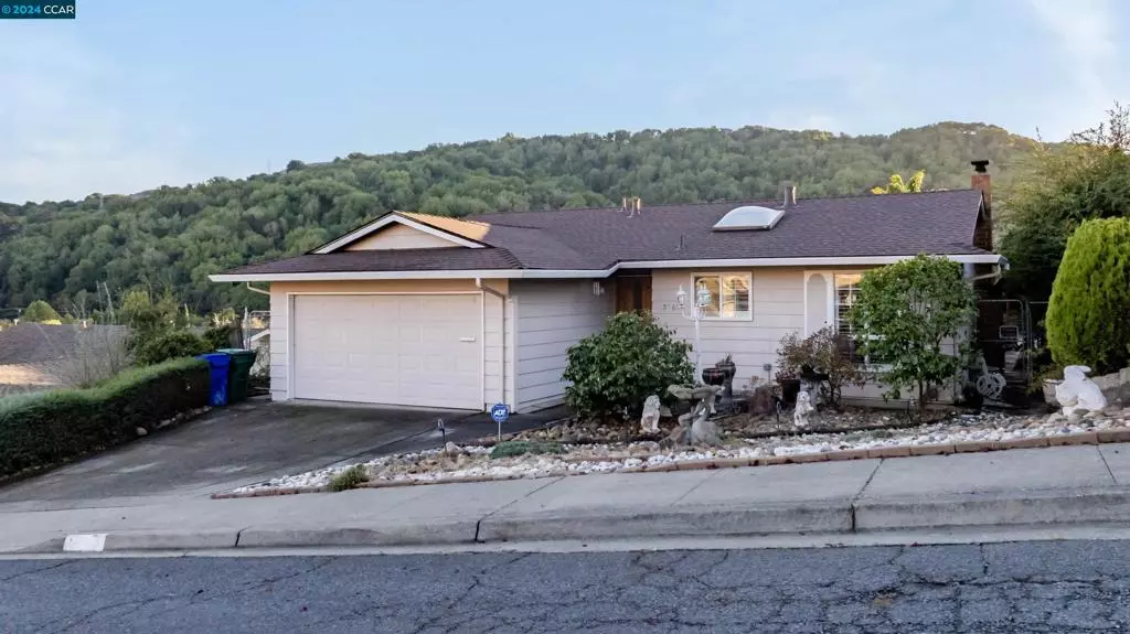 3762 Carol St, Pinole, CA 94564