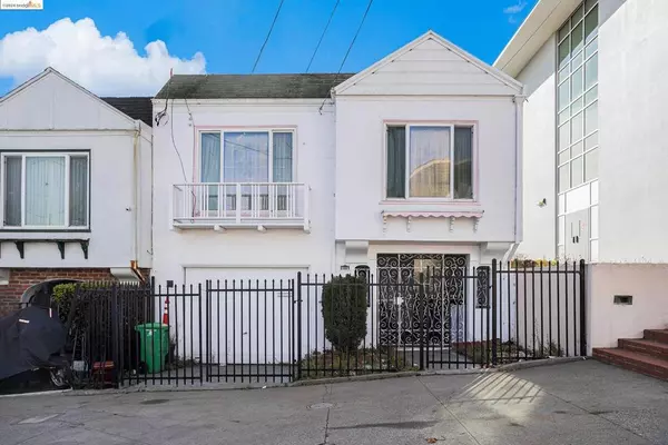 2119 Thomas Ave, San Francisco, CA 94124