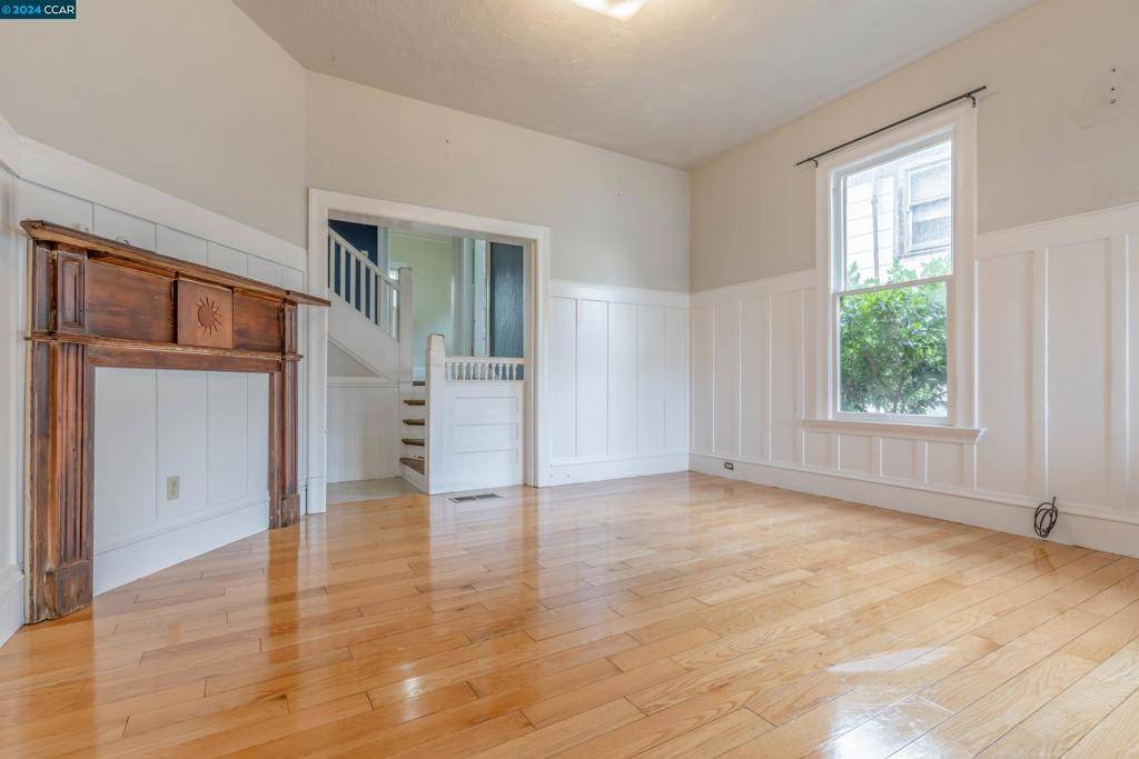 Oakland, CA 94612,677 Sycamore St