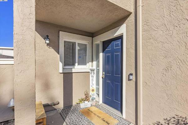 Hayward, CA 94544,89 Crossing Ct