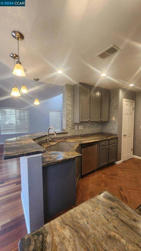 San Jose, CA 95127,3756 Versailles Ct