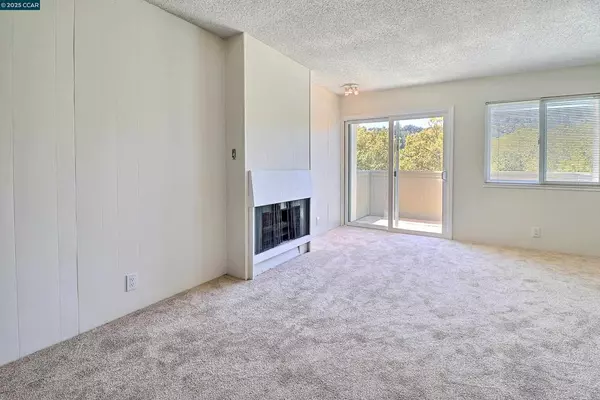 Walnut Creek, CA 94596,1806 Cole Ave #4A