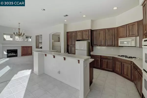 Walnut Creek, CA 94595,605 Shadowhawk Way