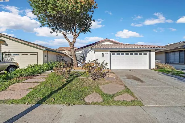 5772 Bellflower Dr, Newark, CA 94560