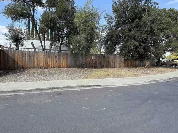 635 Hayes Ave, Livermore, CA 94550