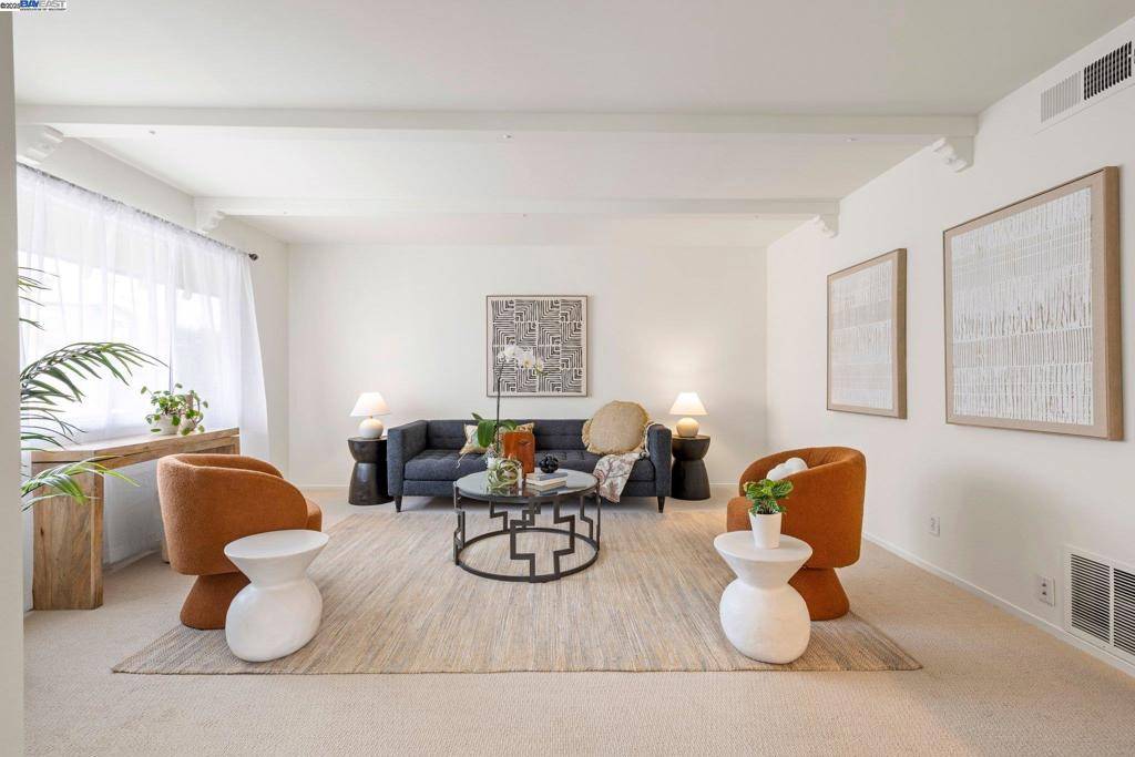 370 Santa Clara Ave #6,  Oakland,  CA 94610
