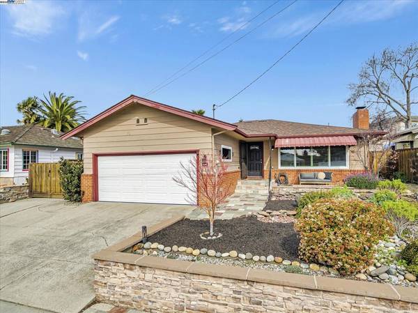 4346 Circle Ave, Castro Valley, CA 94546