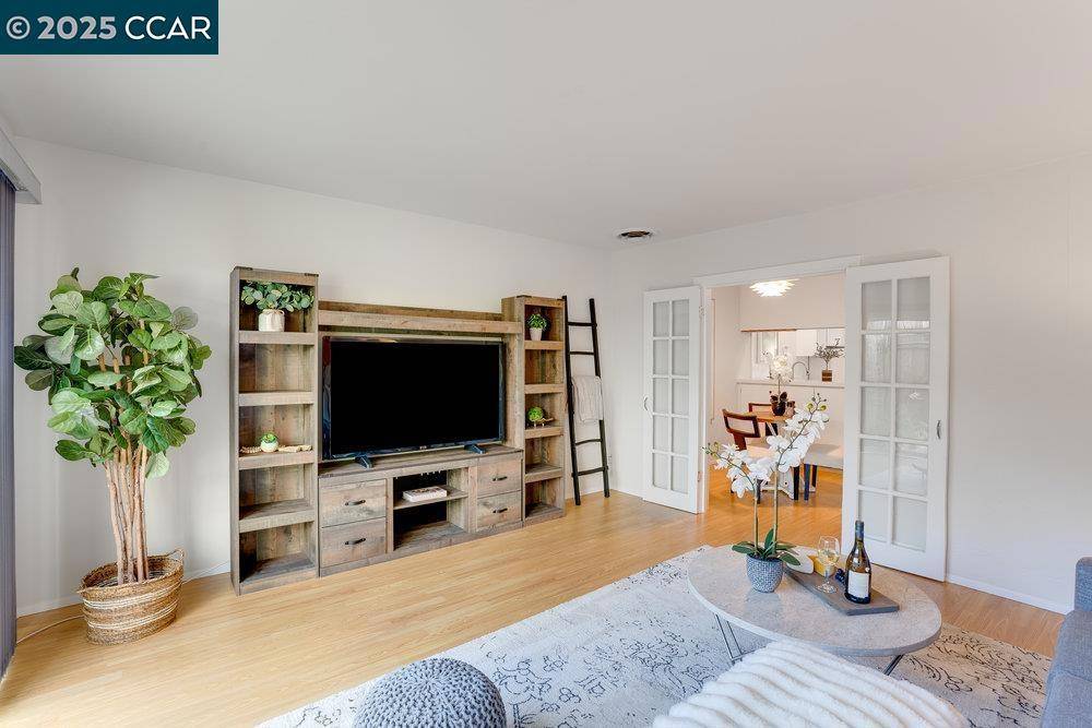 1411 Creekside Dr #11, Walnut Creek, CA 94596
