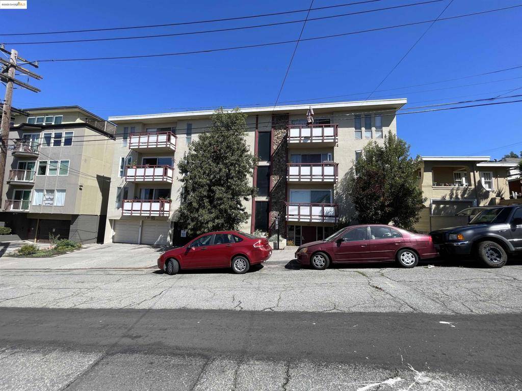 10 Moss Ave #36, Oakland, CA 94610