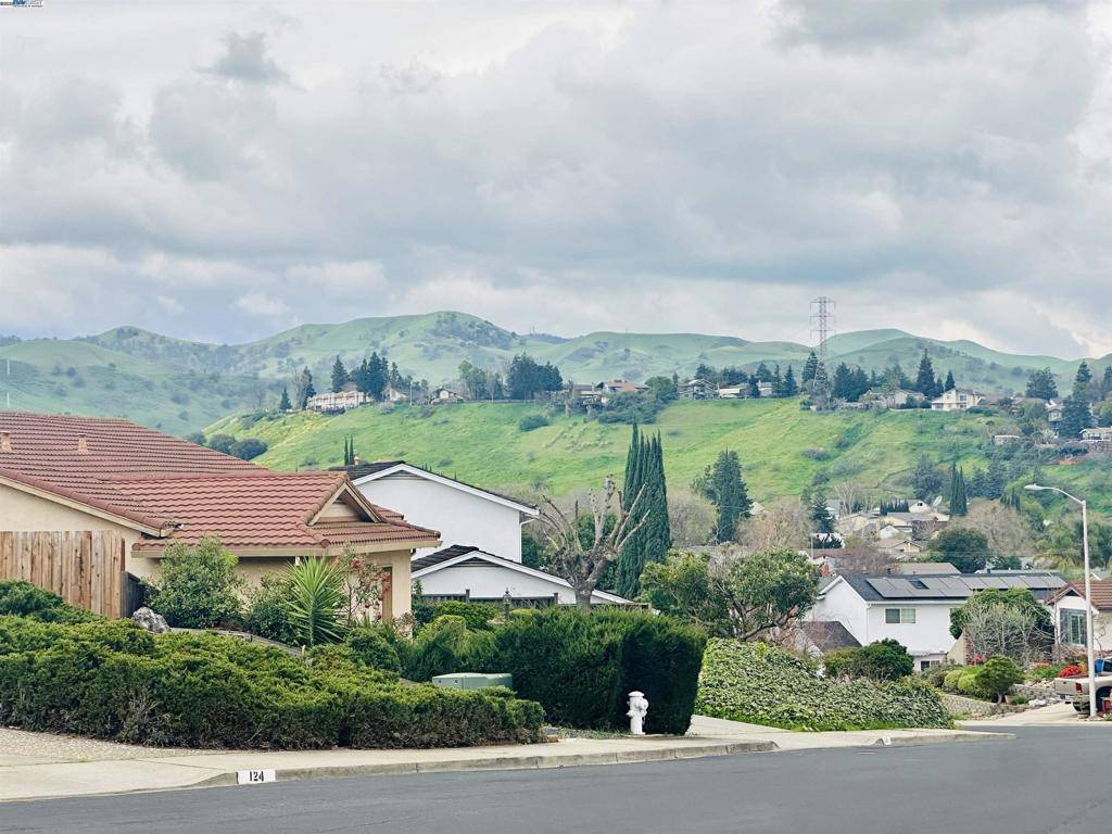 Antioch, CA 94509,140 Nanimo Ct