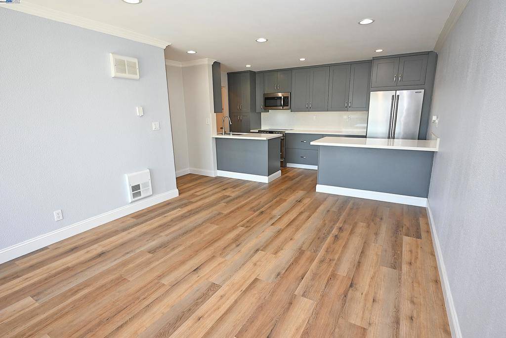 Alameda, CA 94501,950 Shorepoint Ct #313